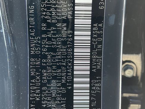 Used 2025 Toyota Camry SE image 32