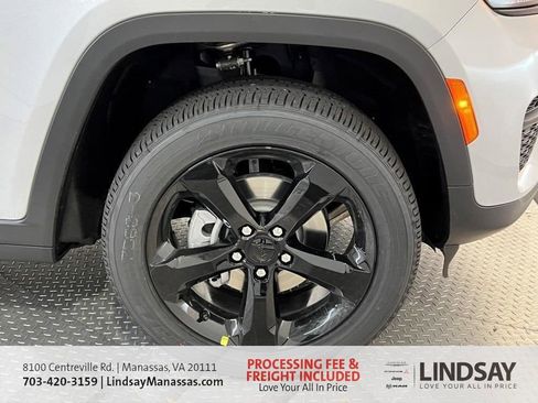 New 2025 Jeep Grand Cherokee Altitude image 11