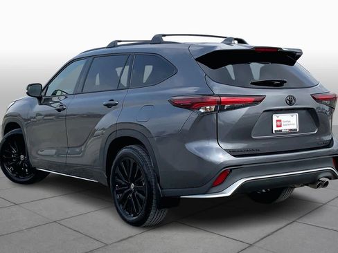 Certified 2025 Toyota Highlander XSE image 12