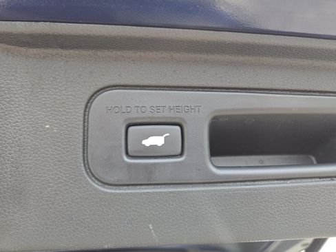 Certified 2025 Honda Pilot Touring image 24