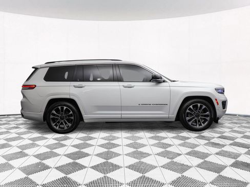 Used 2021 Jeep Grand Cherokee L Overland w/ Luxury Tech Group IV AWD/4WD image 47