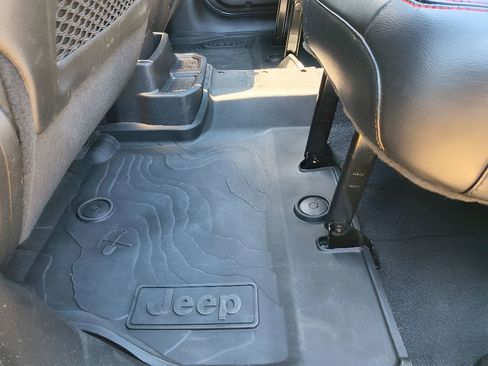 Used 2020 Jeep Wrangler Unlimited Rubicon image 16