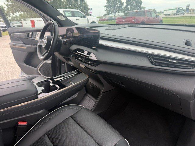 Used 2025 Buick Enclave Avenir w/ Super Cruise Package AWD/4WD image 43