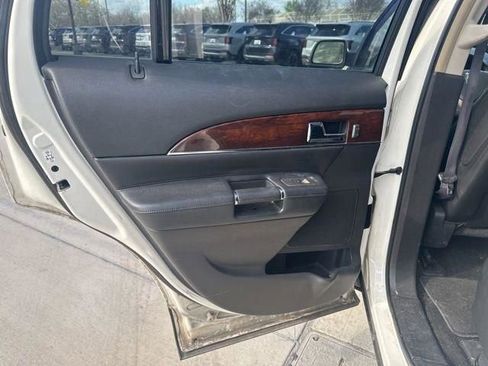 Used 2013 Lincoln MKX FWD image 28