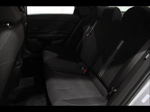 Certified 2025 Hyundai Elantra Sport image 17