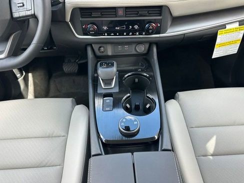 New 2026 Nissan Rogue SV AWD/4WD image 25