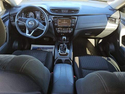 Used 2019 Nissan Rogue SV image 10