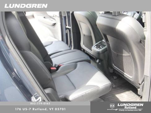 Used 2022 Volvo XC90 T5 Momentum w/ Climate Package AWD/4WD image 21