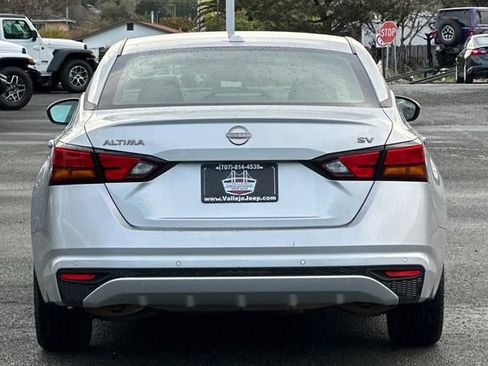 Used 2023 Nissan Altima 2.5 SV image 5