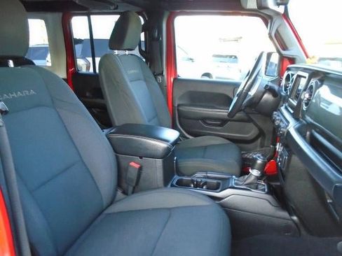 Used 2019 Jeep Wrangler Unlimited Sahara image 20