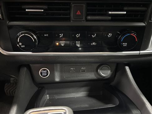 Used 2023 Nissan Rogue S AWD/4WD image 30