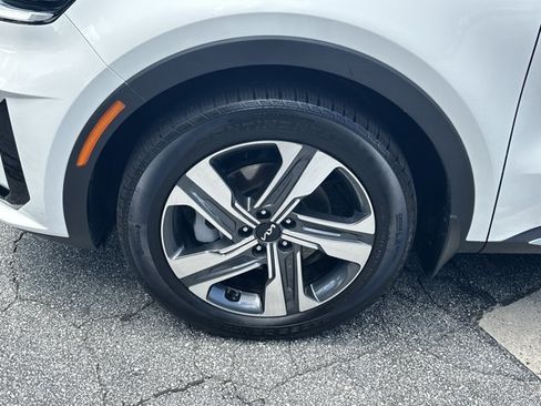 Certified 2023 Kia Sorento SX Prestige w/ Panoramic Sunroof Package AWD/4WD image 12