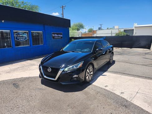 Used 2019 Nissan Altima 2.5 SV FWD image 3