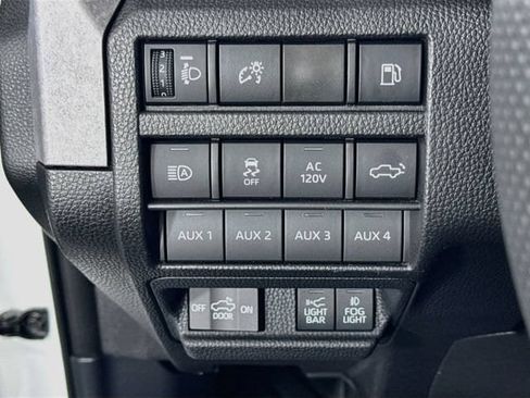 Certified 2025 Toyota Tacoma 4x4 Double Cab Hybrid image 11