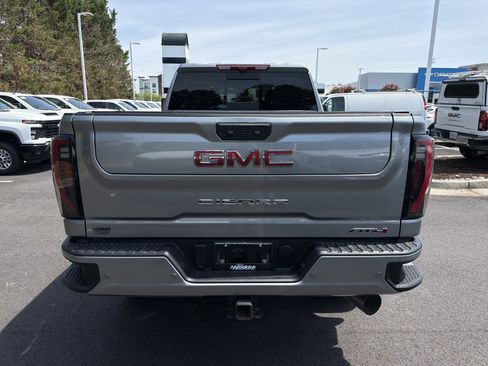 Used 2026 GMC Sierra 2500 AT4 w/ AT4 Premium Plus Package AWD/4WD image 9