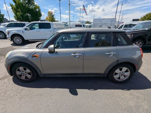 Used 2017 MINI Cooper 4-Door Hardtop FWD image 9