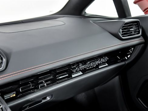 Used 2021 Lamborghini Huracan EVO RWD image 39