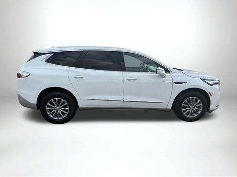 Used 2023 Buick Enclave Essence FWD image 8