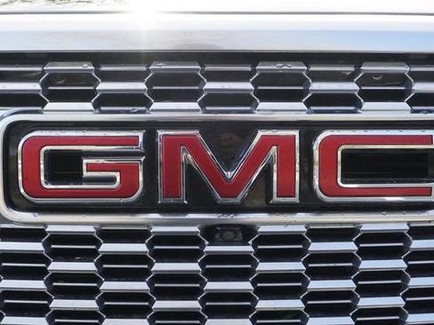 Used 2024 GMC Yukon Denali w/ Advanced Technology Package image 46