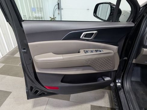 Used 2026 Kia Carnival FWD image 13