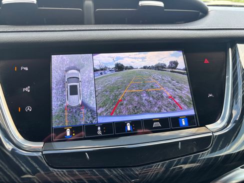 Used 2025 Cadillac XT6 Premium Luxury w/ Technology Package FWD image 17
