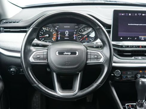 Used 2022 Jeep Compass Latitude w/ Sun and Sound Group AWD/4WD image 13