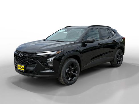 New 2026 Chevrolet Trax LT FWD image 1