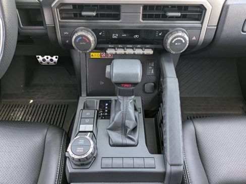 Used 2025 Toyota 4Runner TRD Sport AWD/4WD image 18