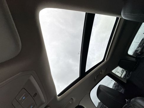 Used 2018 Ford Escape SEL image 16