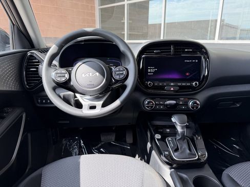 Used 2025 Kia Soul S FWD image 16