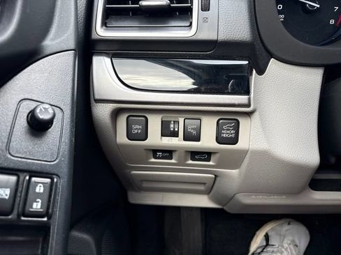 Used 2018 Subaru Forester 2.5i Limited AWD/4WD image 15