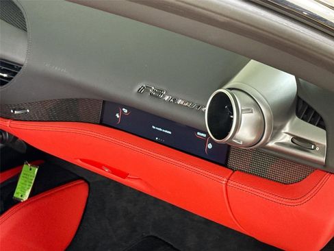 Used 2022 Ferrari F8 Tributo image 35