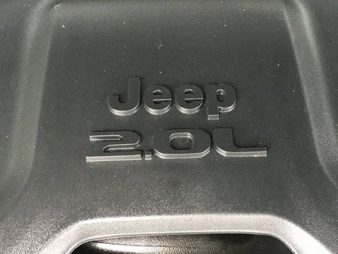 Used 2024 Jeep Wrangler Unlimited Sahara AWD/4WD image 15