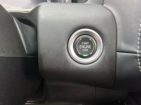 Used 2023 GMC Yukon Denali Ultimate image 12