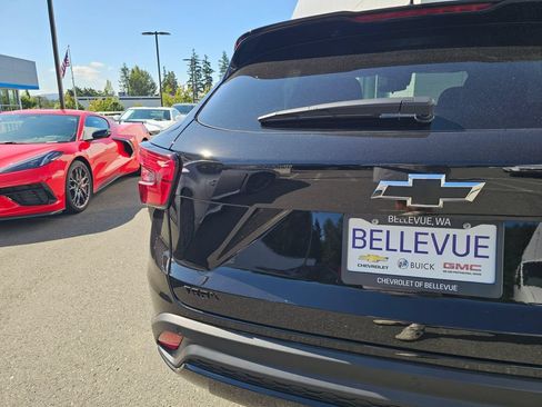 New 2026 Chevrolet Trax RS w/ Driver Confidence Package FWD image 16
