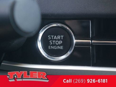 Used 2024 Mitsubishi Outlander SE AWD/4WD image 29