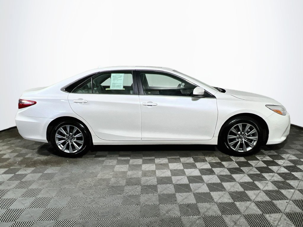 Certified 2017 Toyota Camry XLE w/ Moonroof Package FWD image 8