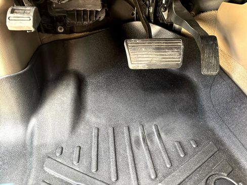 Used 2020 Chevrolet Suburban LT image 23