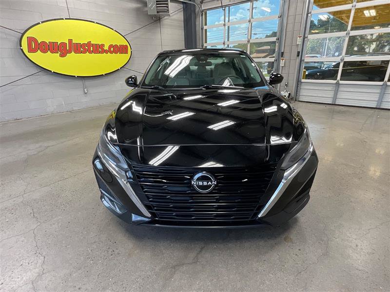 Used 2023 Nissan Altima 2.5 SV w/ SV Premium Package FWD image 8