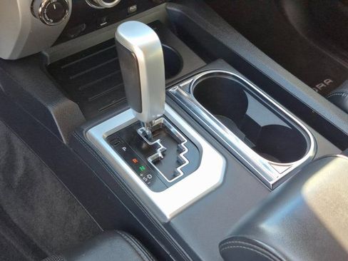 Used 2018 Toyota Tundra Platinum image 11