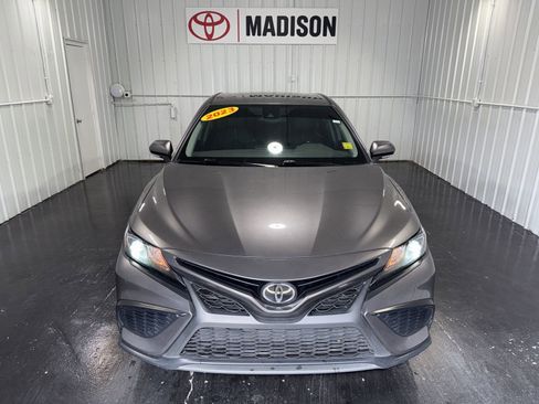 Used 2023 Toyota Camry SE FWD image 5