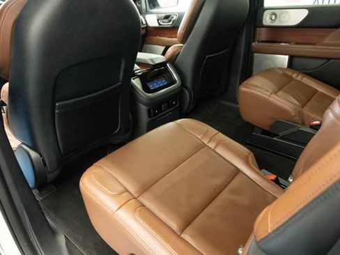 Used 2022 Lincoln Navigator Reserve AWD/4WD image 26