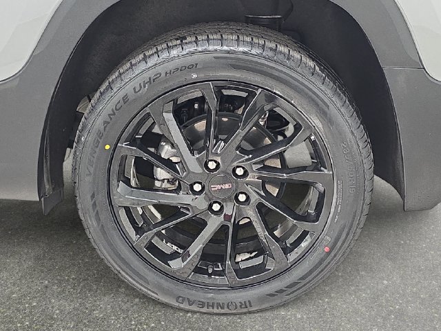 Used 2023 GMC Terrain SLE w/ Driver Convenience Package AWD/4WD image 30