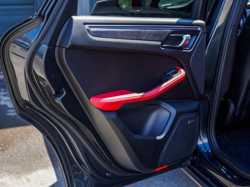 Used 2017 Porsche Macan GTS image 30