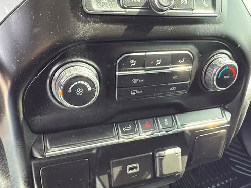 Used 2020 Chevrolet Silverado 1500 Custom w/ Custom Value Package AWD/4WD image 19
