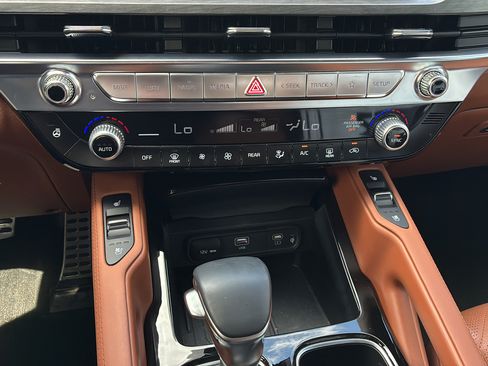 Used 2025 Kia Telluride SX X-Line AWD/4WD image 22