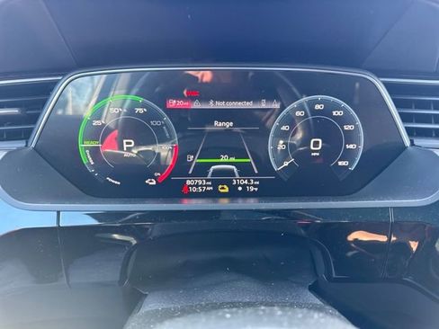 Used 2022 Audi e-tron Premium image 15