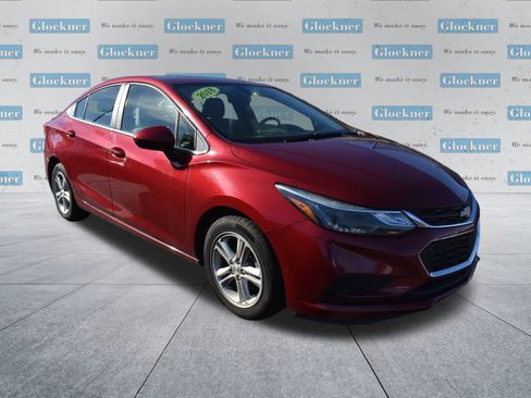 Used 2018 Chevrolet Cruze LT w/ Convenience Package image 3