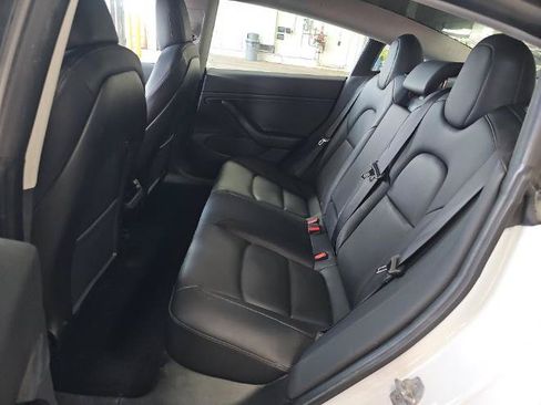 Used 2022 Tesla Model Y Long Range AWD/4WD image 8