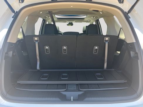 Used 2025 Honda Pilot Touring image 7